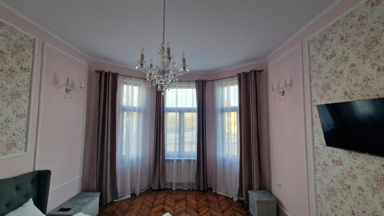 Uvs Central Luxury Apartment オラデア エクステリア 写真